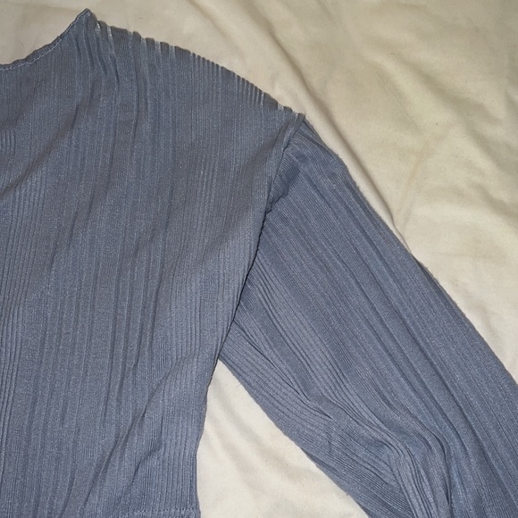 Blue Sweater - Picture 4 of 4